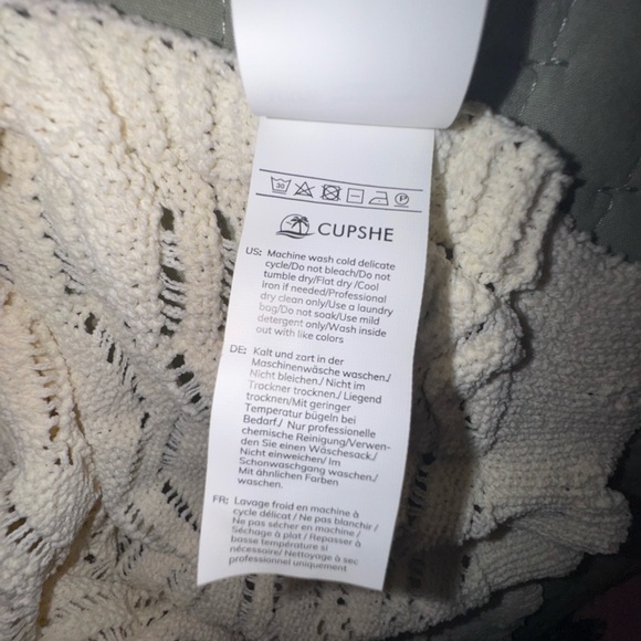 Quiet vibes Crème knit Sleeveless side tie top. Size Medium. NWT - Picture 10 of 15